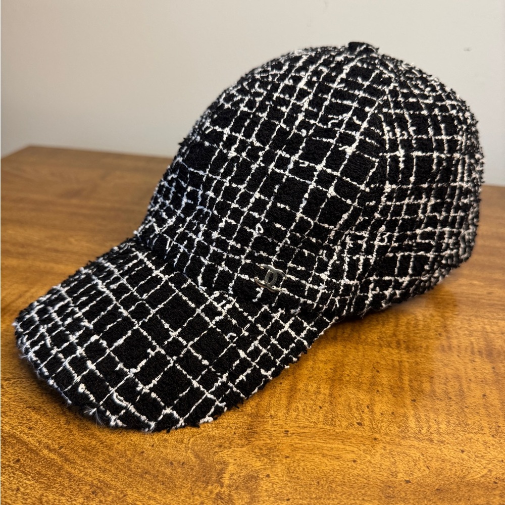 CHANEL Black and White Tweed Cap